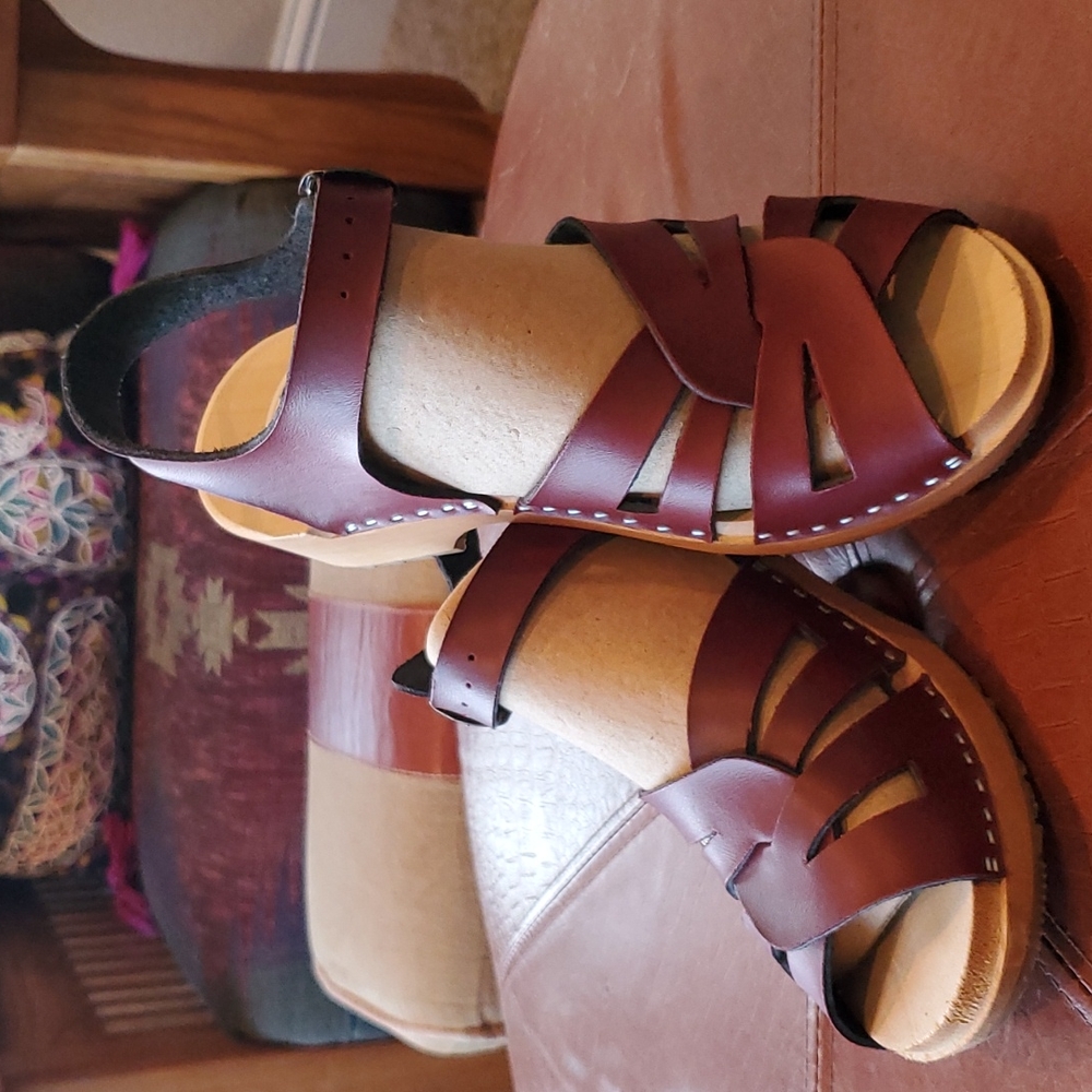Clogs, size 39